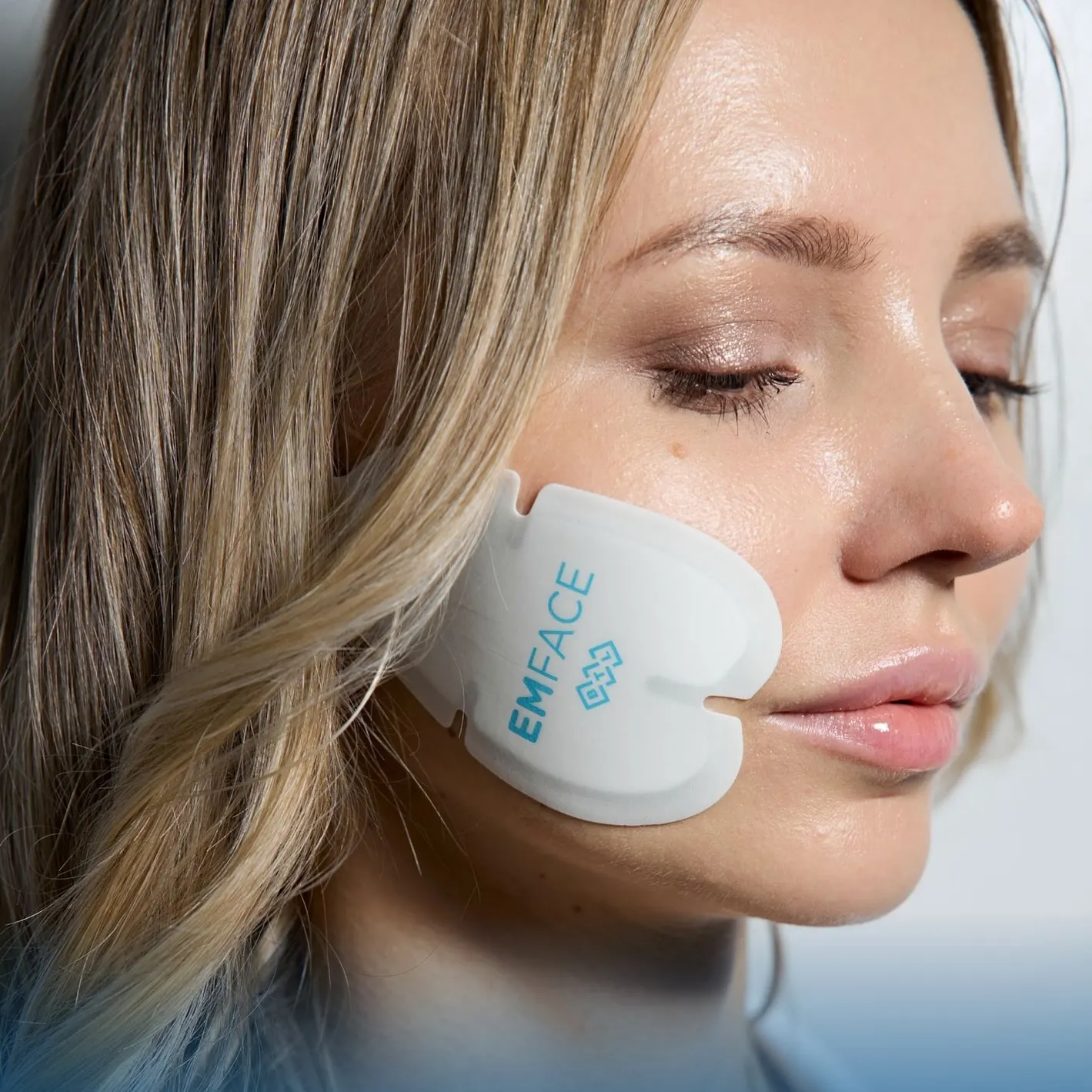 EMFACE – 2 Technologies in 1 Applicator